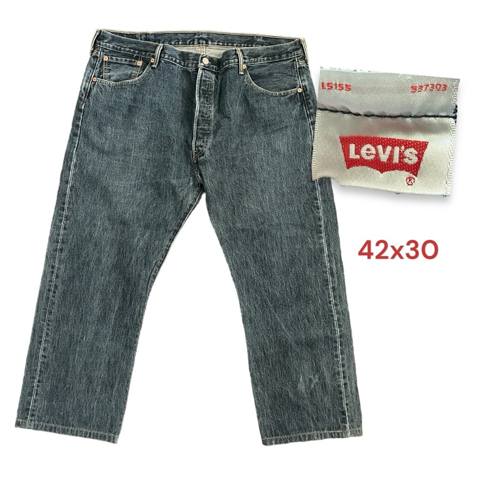 LEVI’s 501 button-fly denim jeans 42 x 30